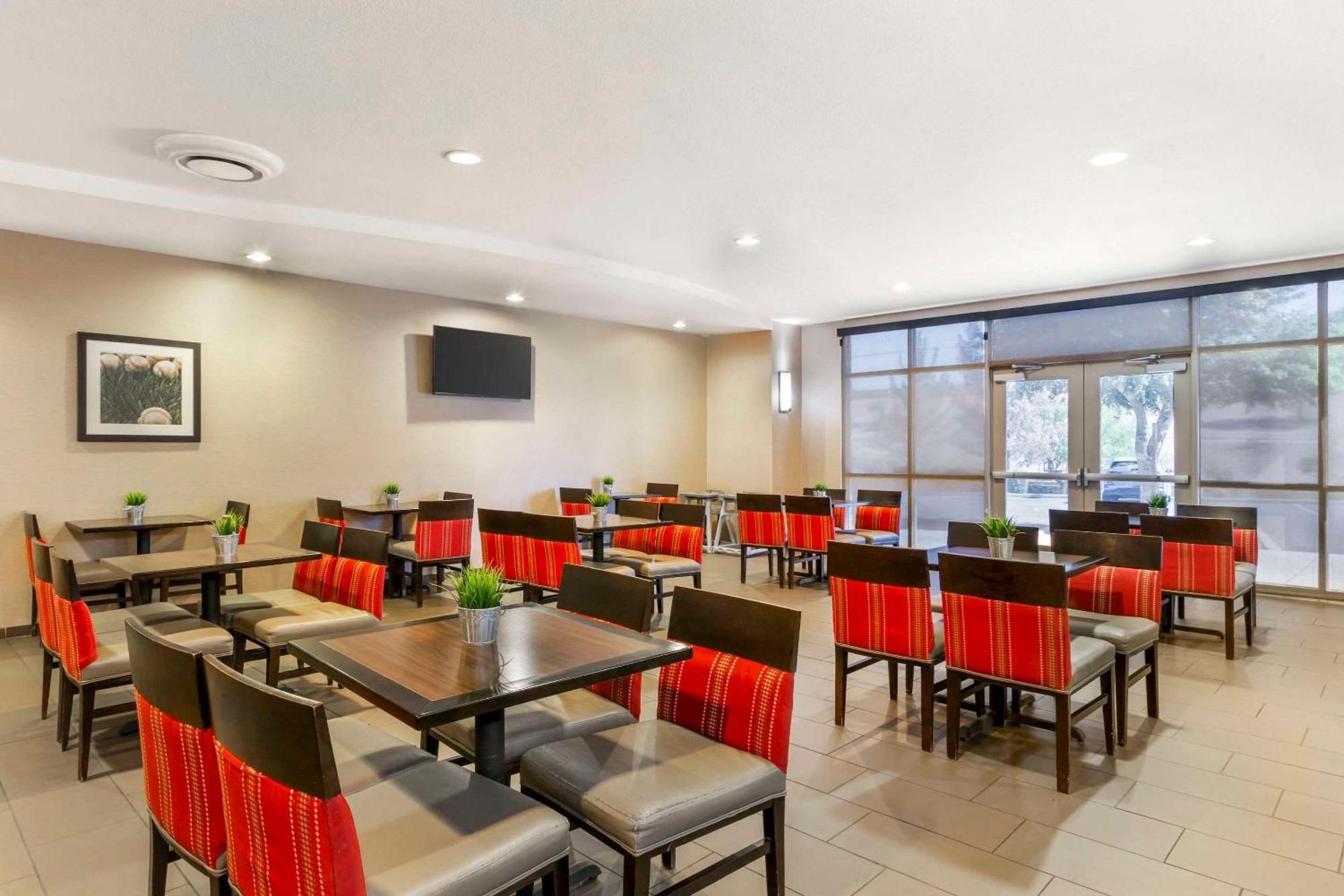 Comfort Suites Glendale - State Farm Stadium Area Extérieur photo