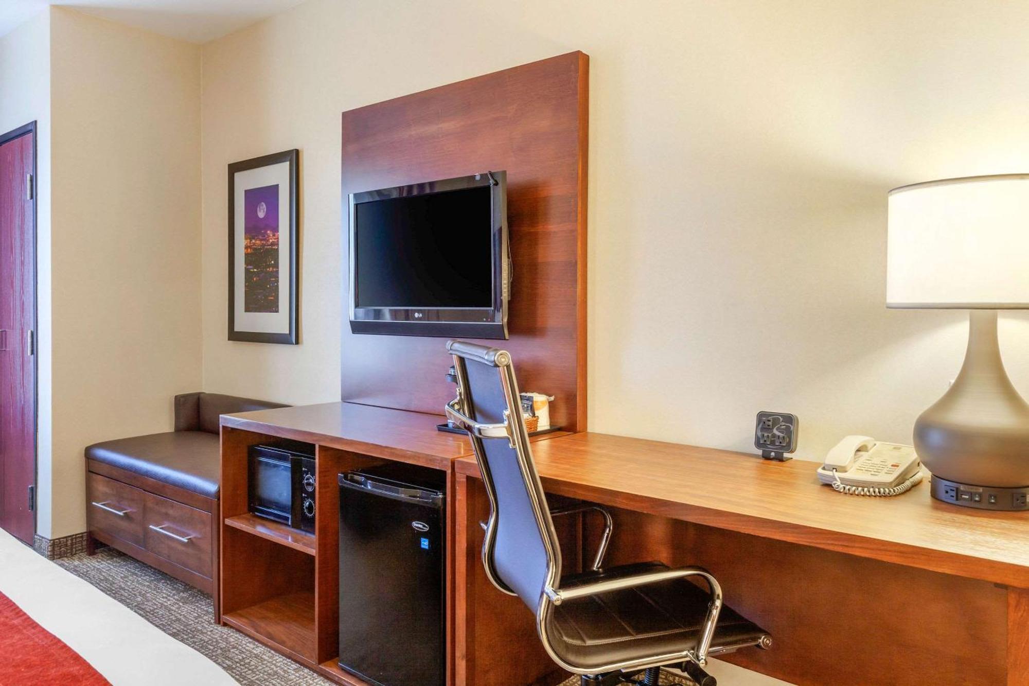 Comfort Suites Glendale - State Farm Stadium Area Extérieur photo